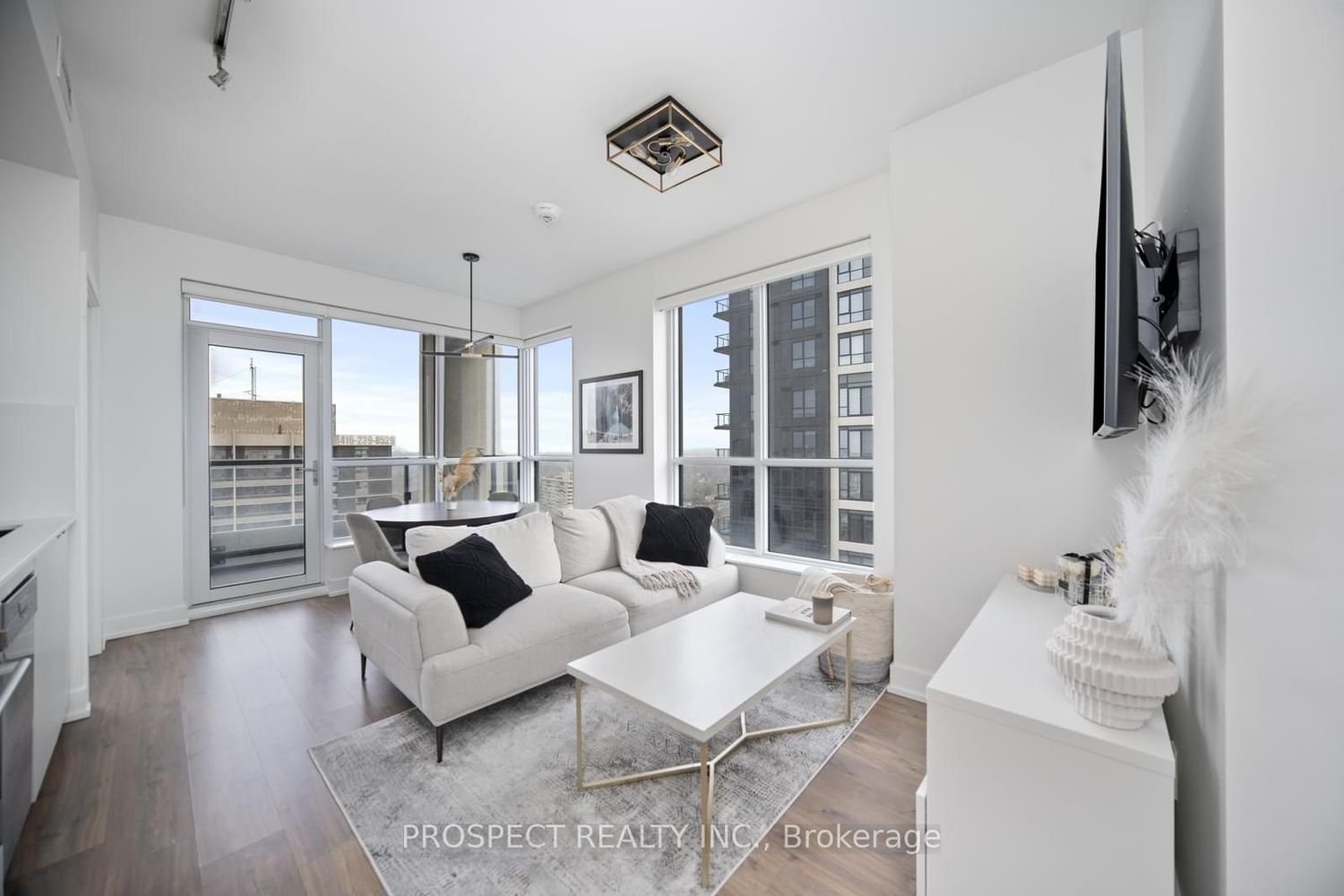 7 Mabelle Ave, unit 3404 for sale - image #9