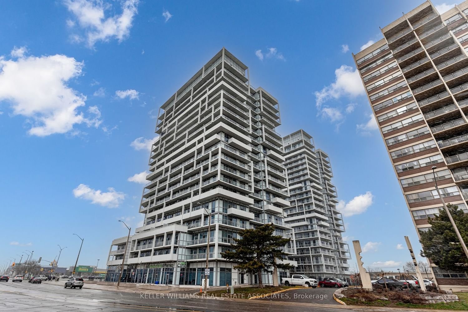 55 Speers Rd, unit 1203 for sale - image #3