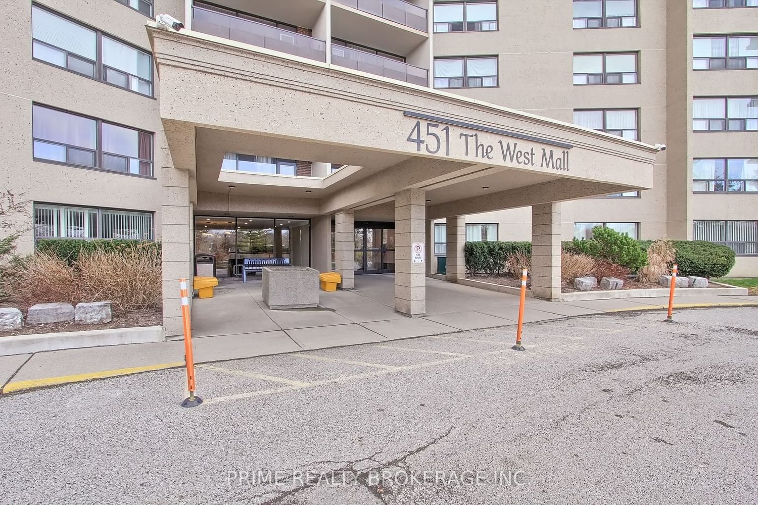 451 The West Mall, unit 612 for sale - image #2