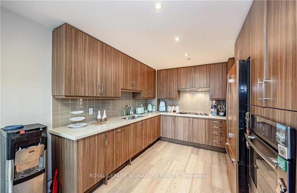 11 Bronte Rd, unit 325 for sale - image #4