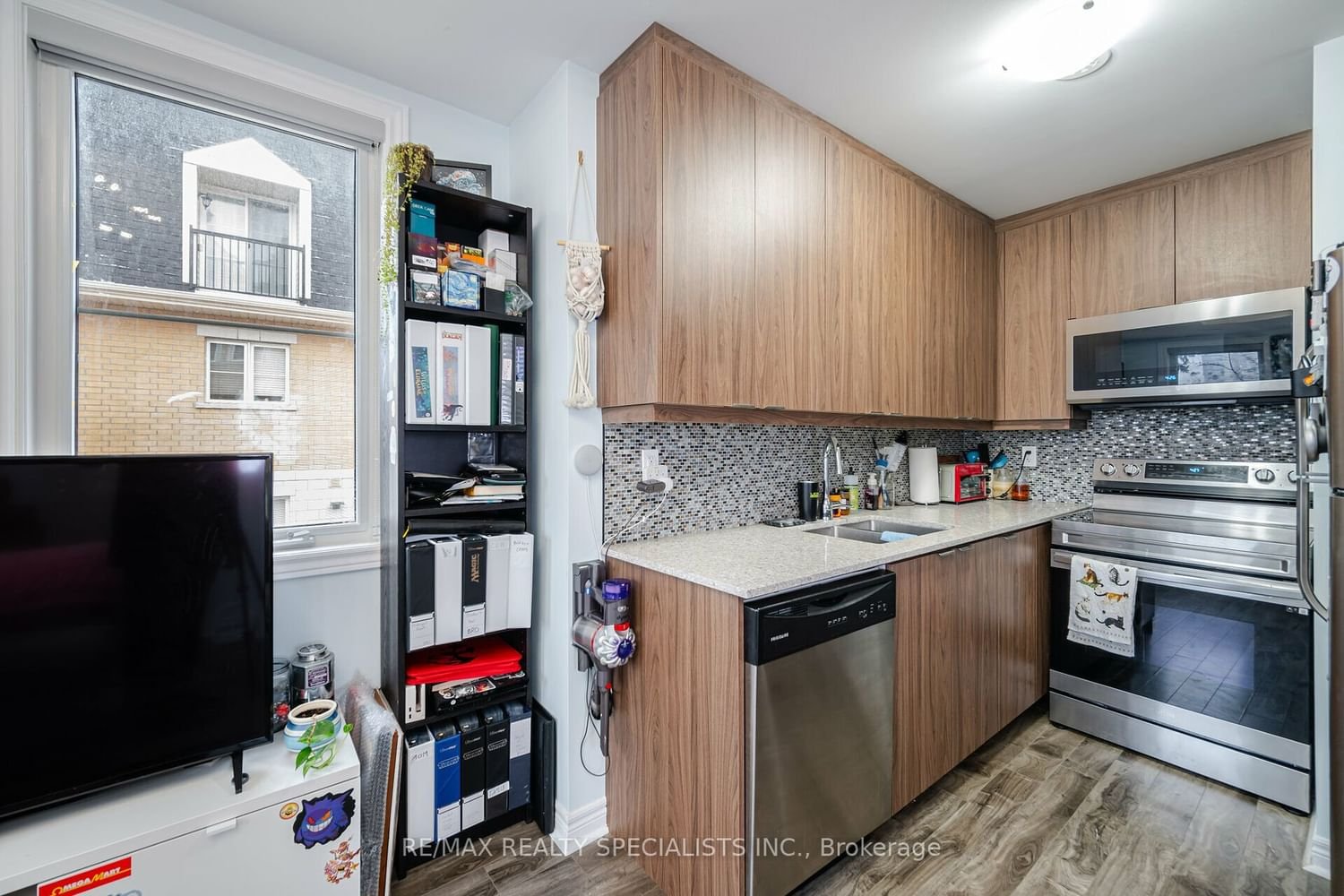 370 Hopewell Ave, unit 213 for sale - image #9