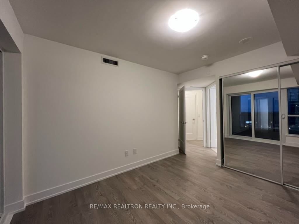 5 Mabelle Ave, unit 929 for rent - image #6