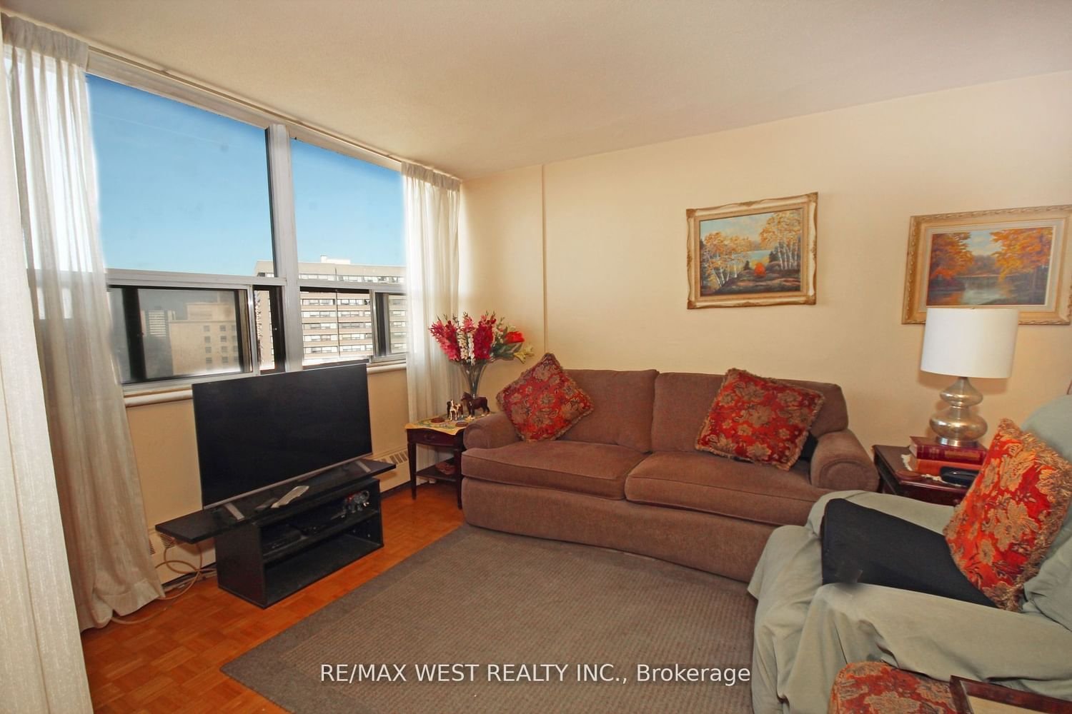 451 The West Mall, unit 1109 for sale - image #4