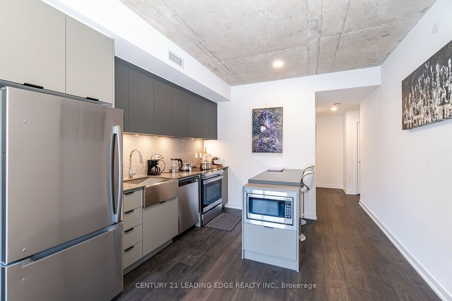 57 Brock Ave, unit 206 for rent - image #10