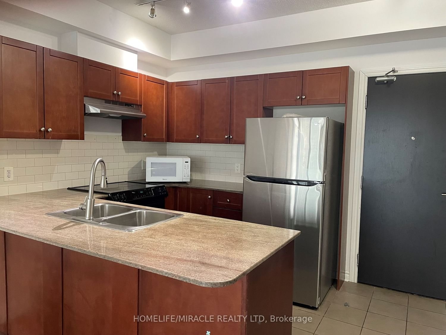 3504 Hurontario St, unit 1708 for rent - image #3