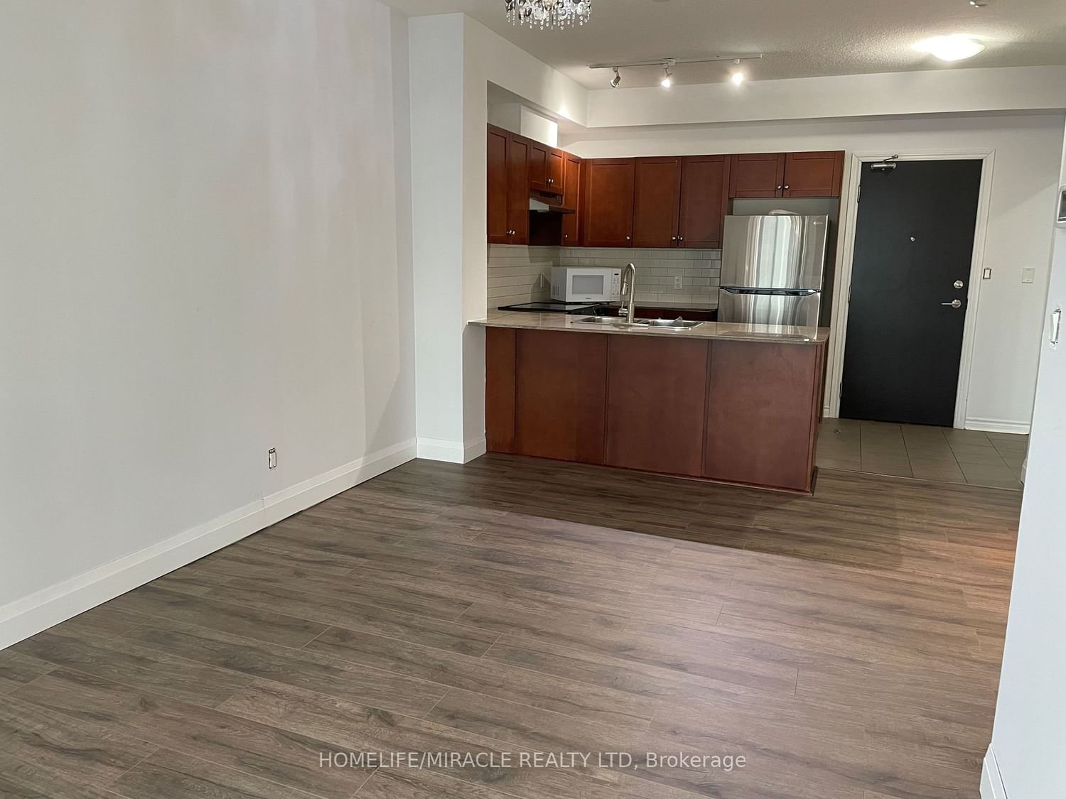 3504 Hurontario St, unit 1708 for rent - image #5