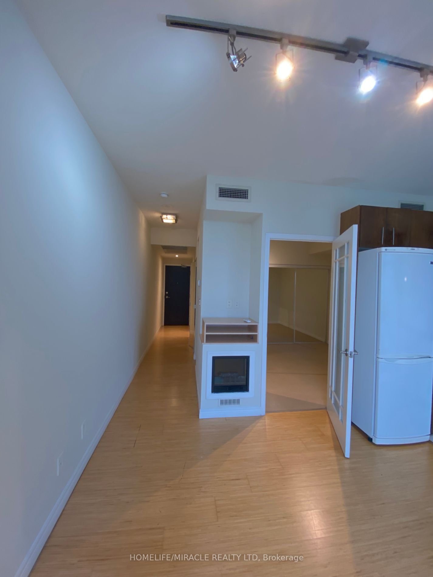 3504 Hurontario St, unit 2506 for rent - image #11