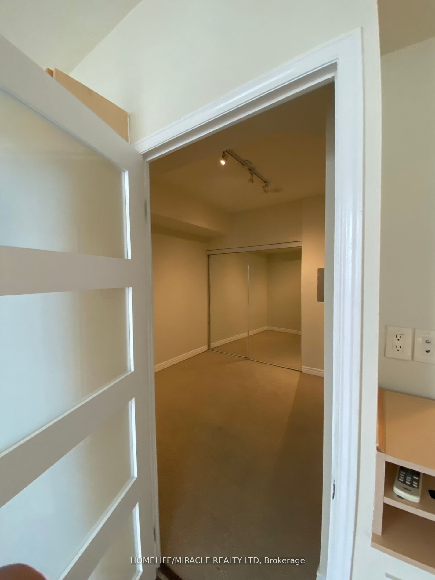 3504 Hurontario St, unit 2507 for rent - image #9