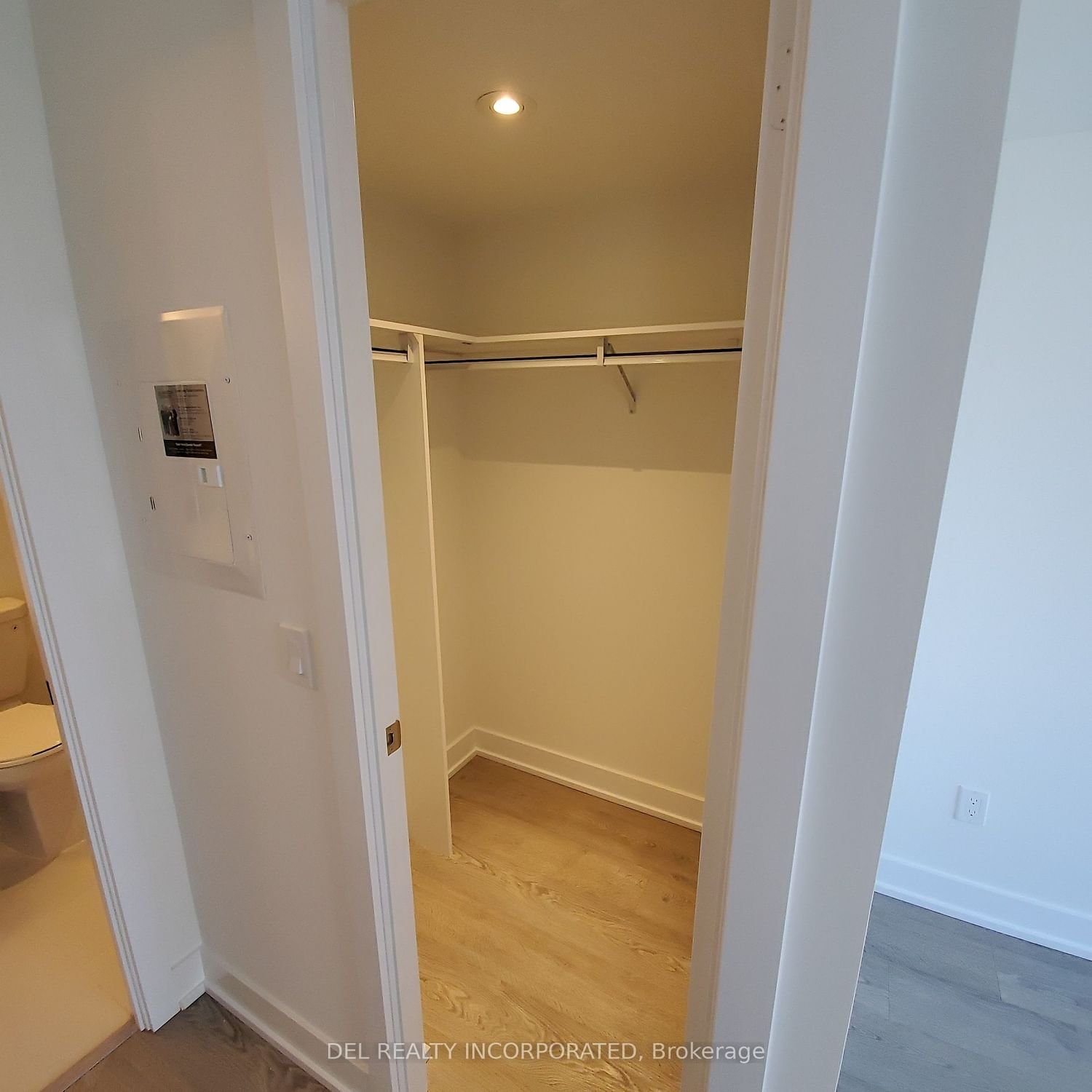 7 Mabelle Ave, unit 604 for rent - image #11