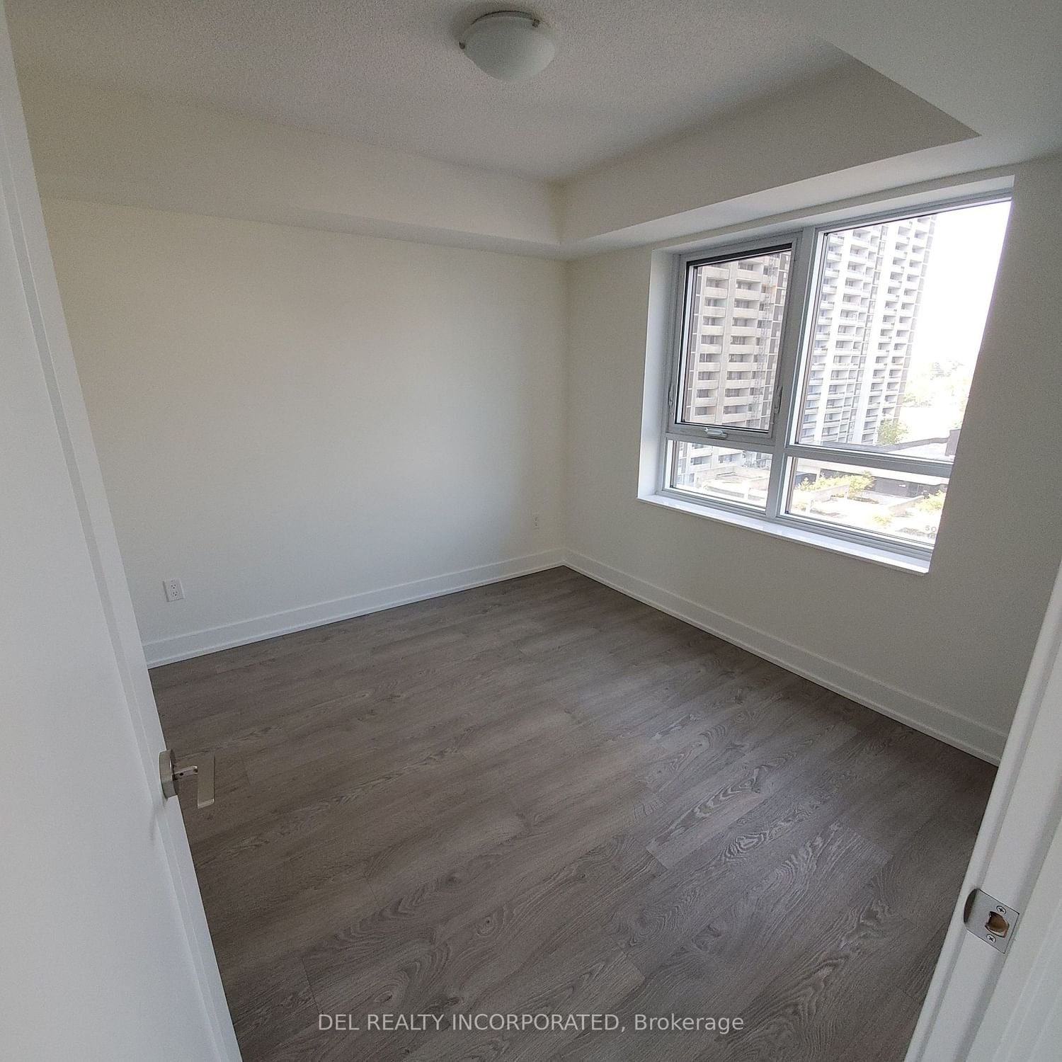 7 Mabelle Ave, unit 604 for rent - image #4
