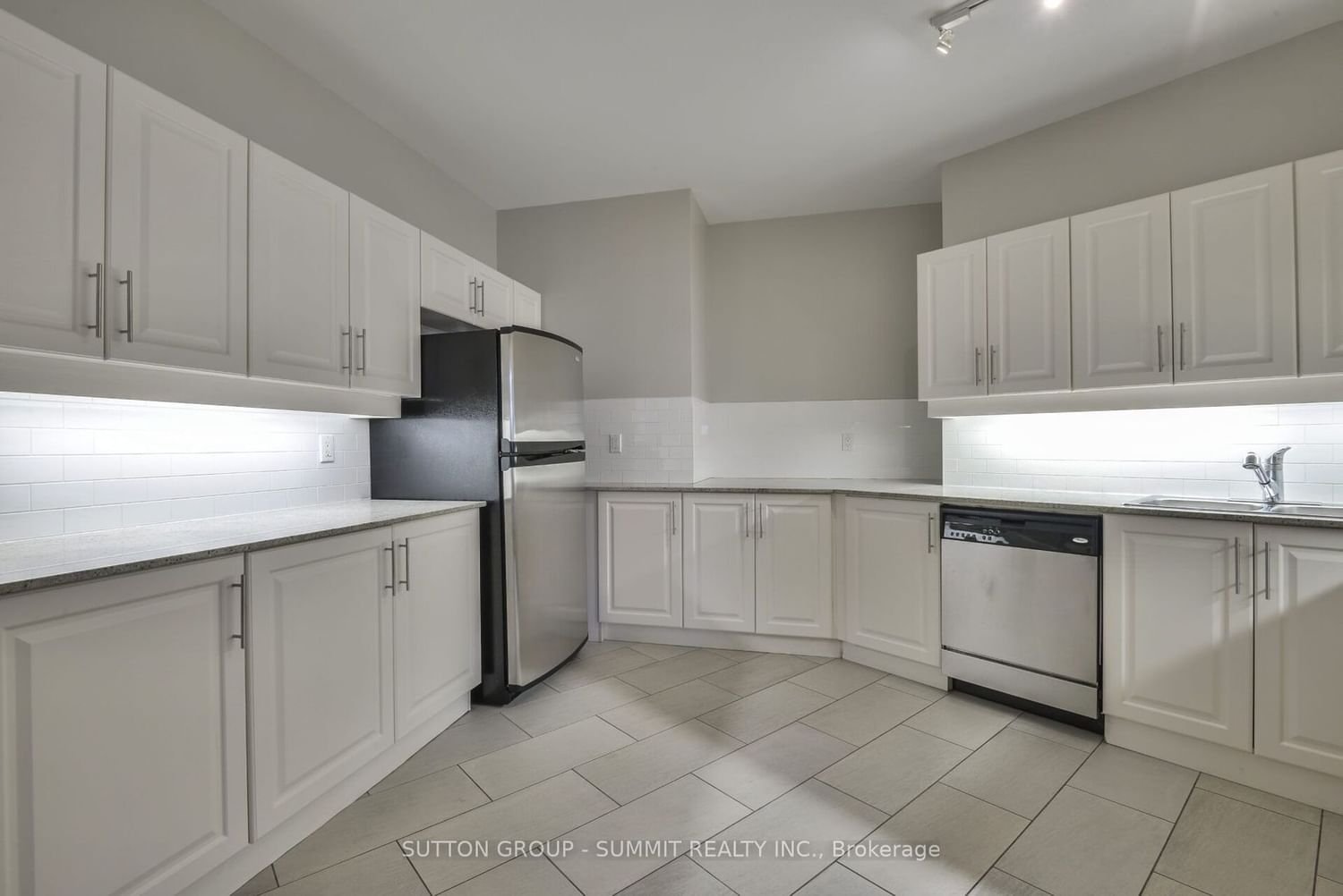 15 Windermere Ave, unit 304 for sale - image #33