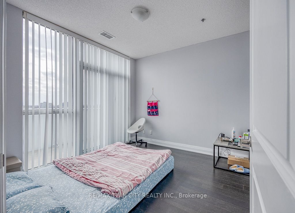 65 Speers Rd, unit 513 for sale - image #10
