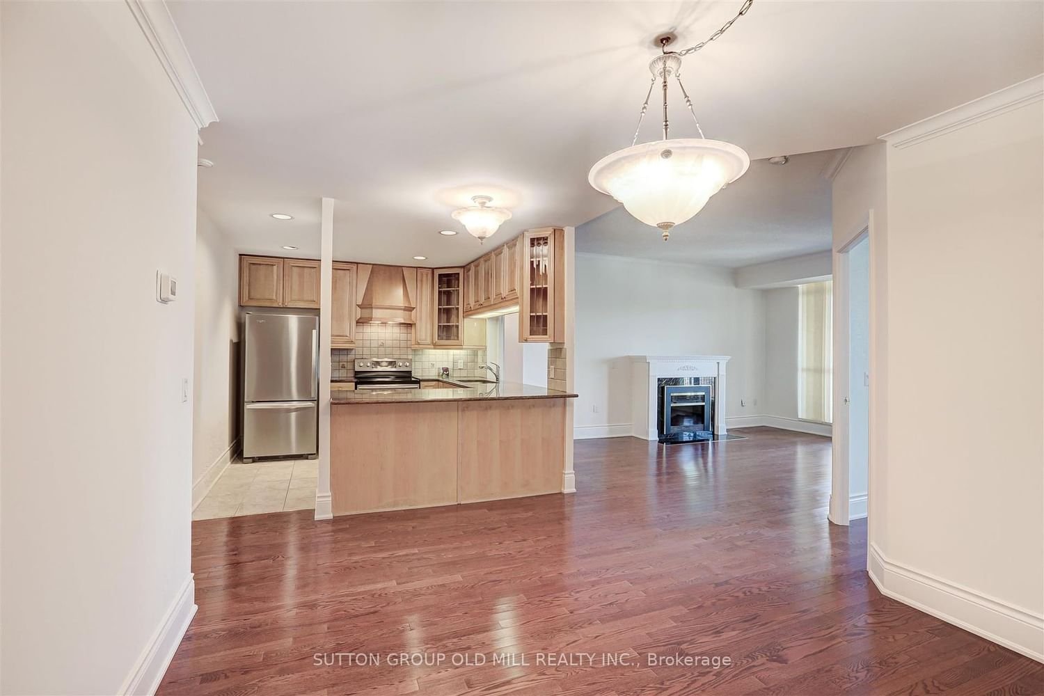 12 Old Mill Tr, unit 506 for rent - image #8