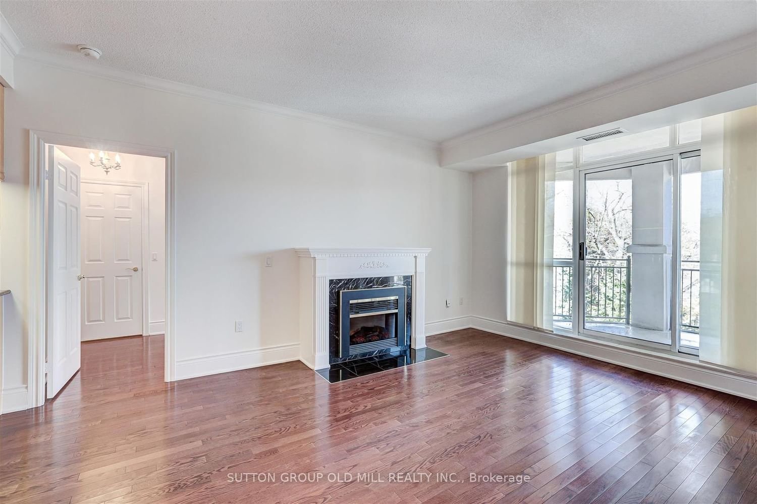 12 Old Mill Tr, unit 506 for rent - image #9