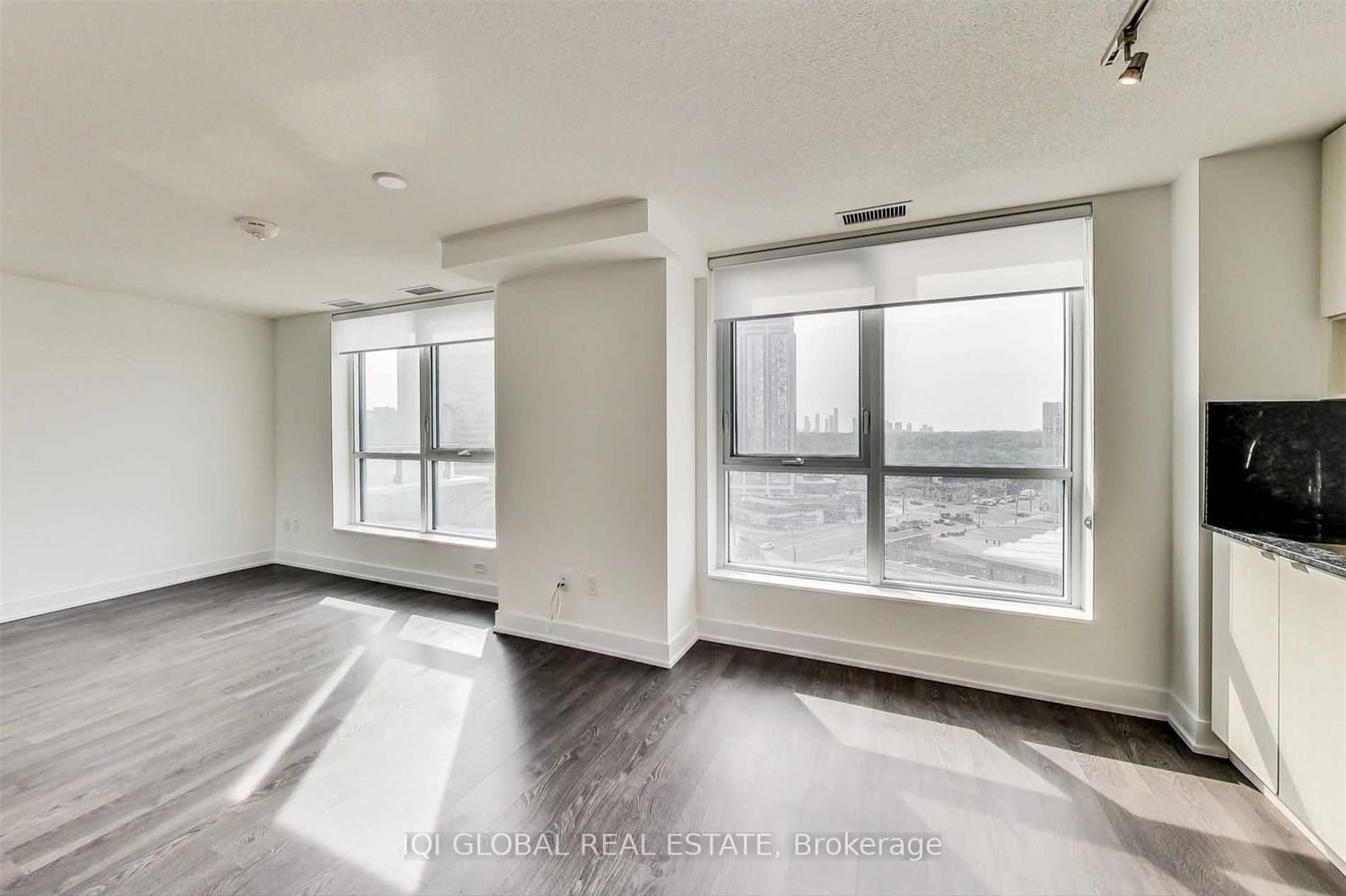 7 Mabelle Ave, unit 1008A for rent - image #12