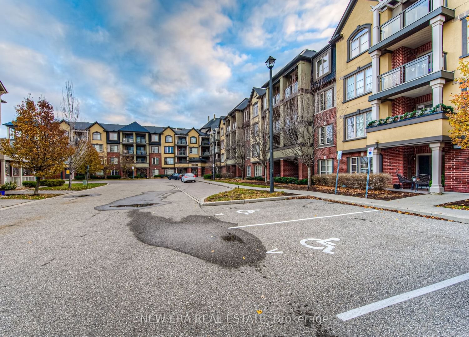 3070 Rotary Way, unit 405 for sale - image #2