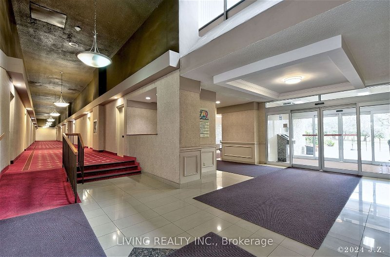 362 The East Mall, unit 401 for sale - image #2