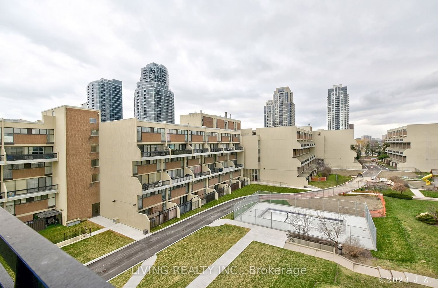 362 The East Mall, unit 401 for sale - image #22