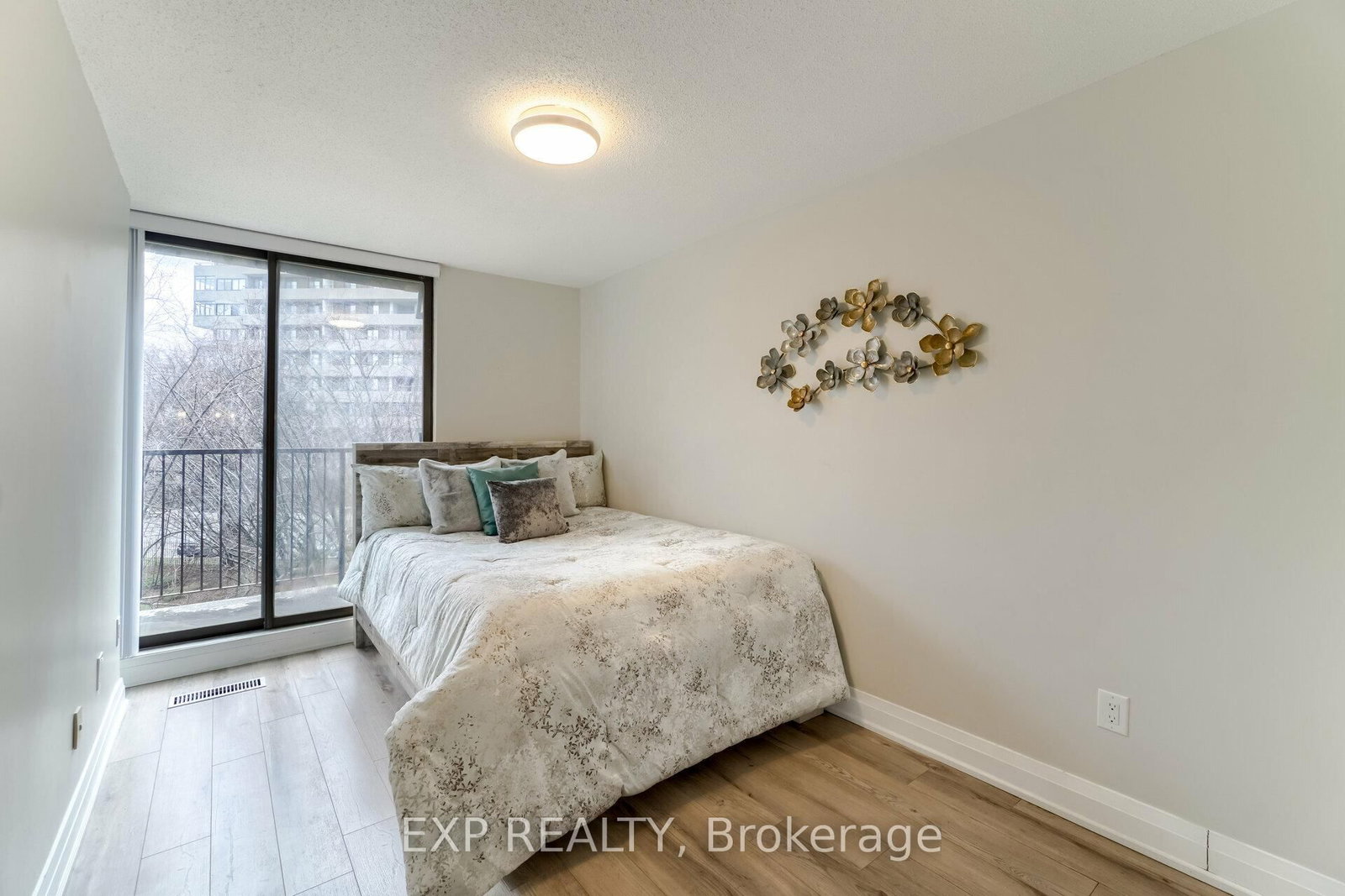 1250 Mississauga Valley Blvd N 1250 Mississauga Valley Boulevard