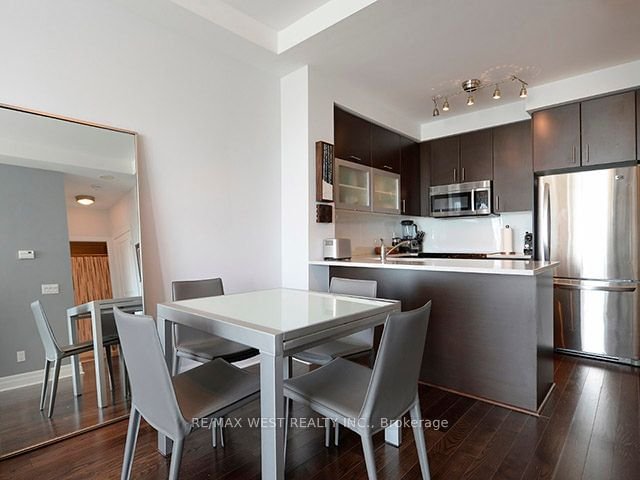 20 Gothic Ave, unit 707 for rent - image #8