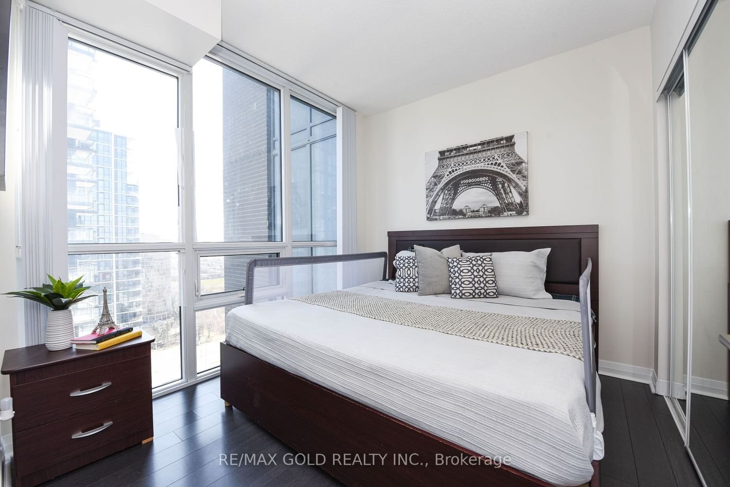 5033 Four Spring Ave, unit 1919 for sale - image #21