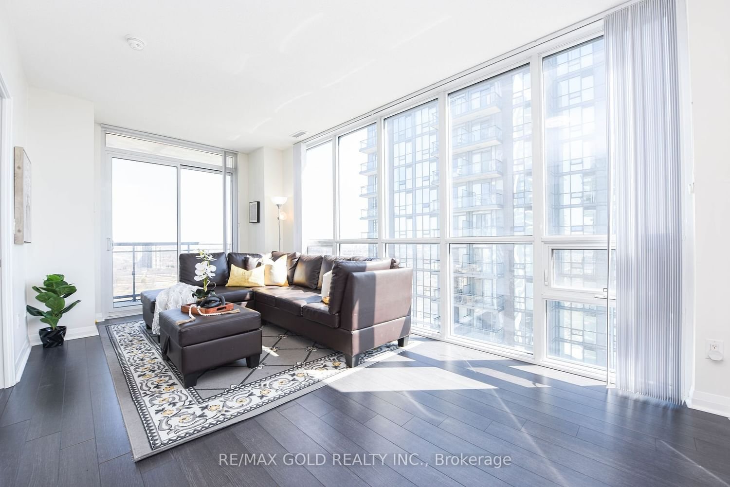 5033 Four Spring Ave, unit 1919 for sale - image #4
