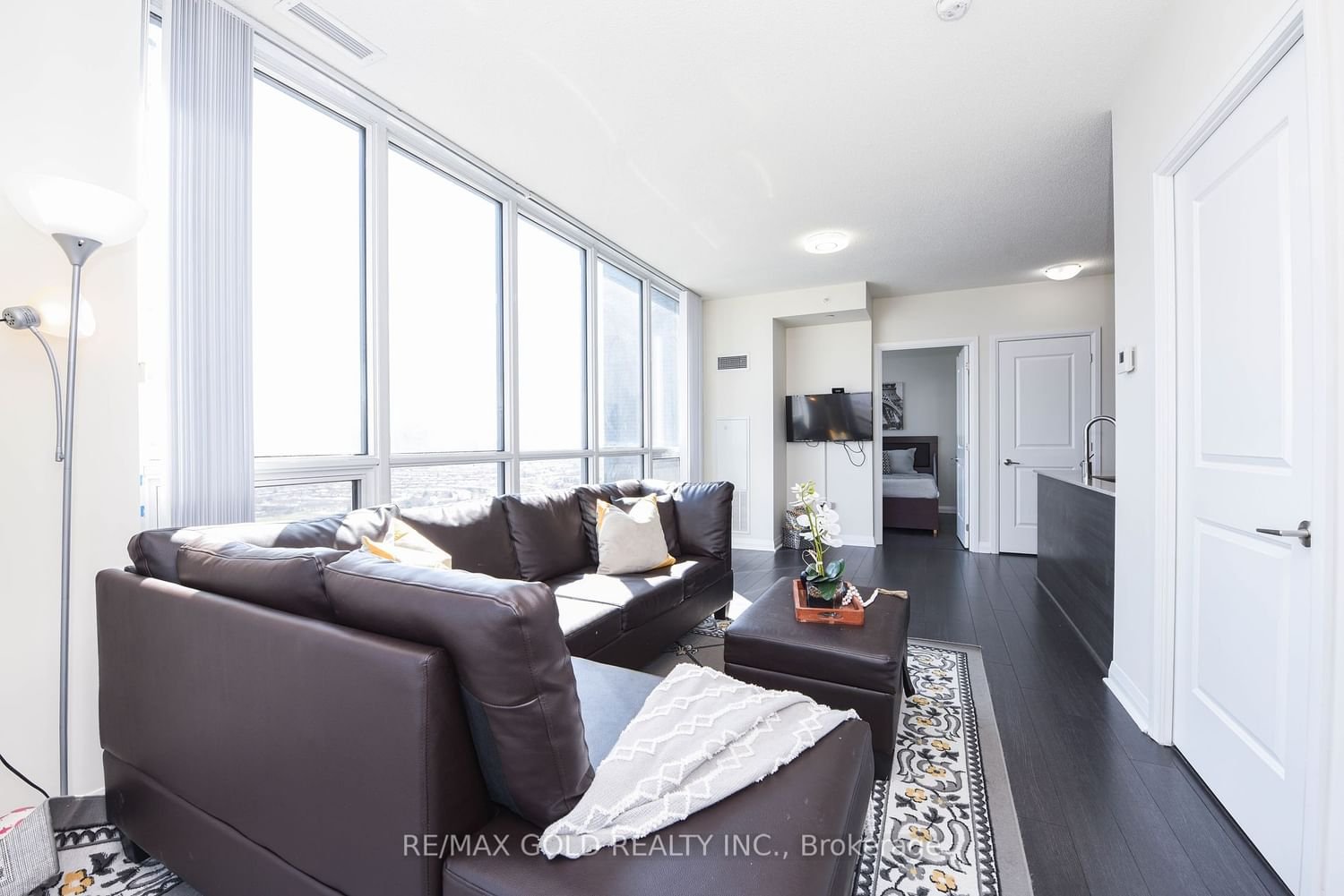 5033 Four Spring Ave, unit 1919 for sale - image #6