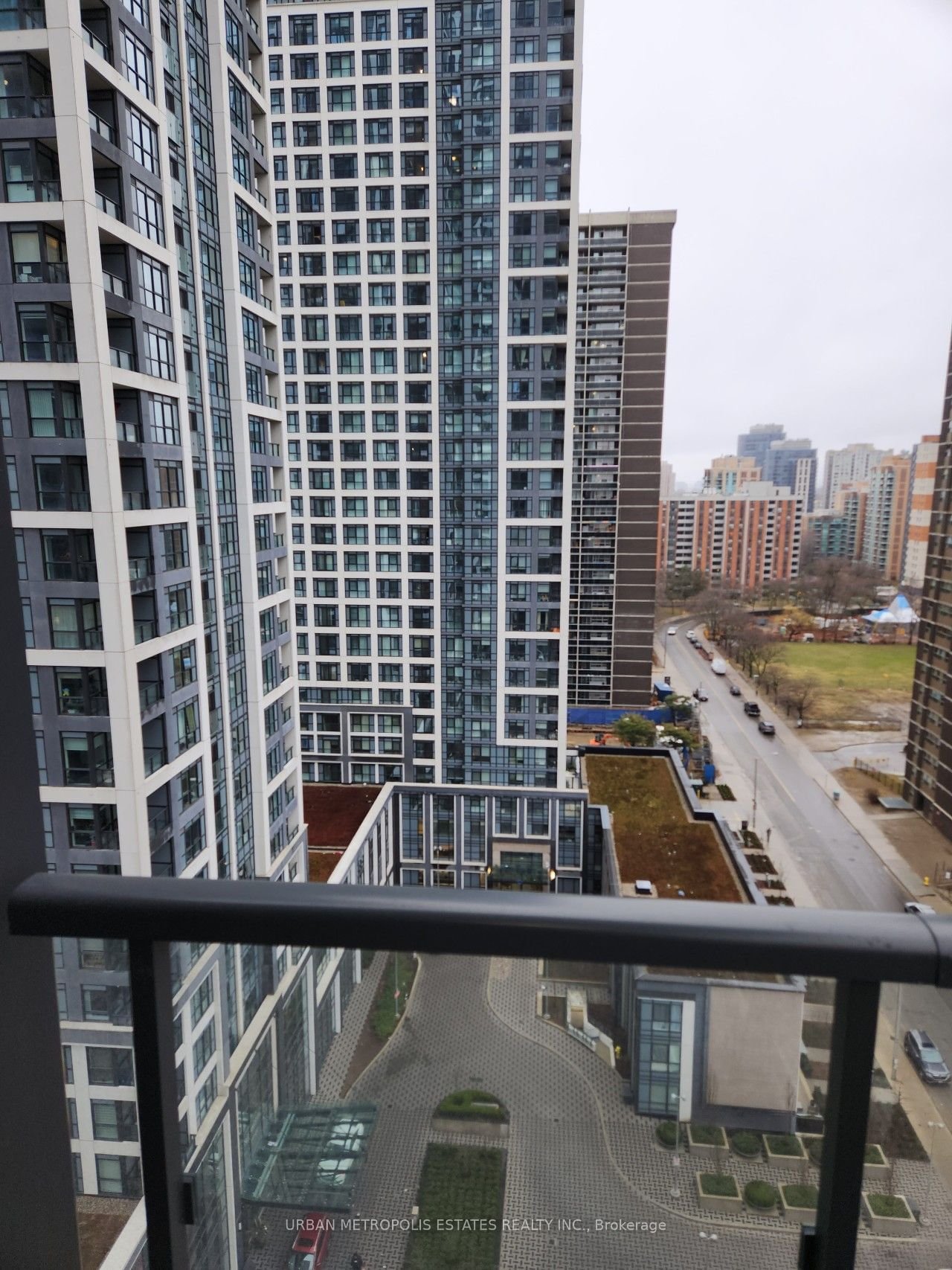 5 Mabelle Ave, unit 1433 for sale - image #3