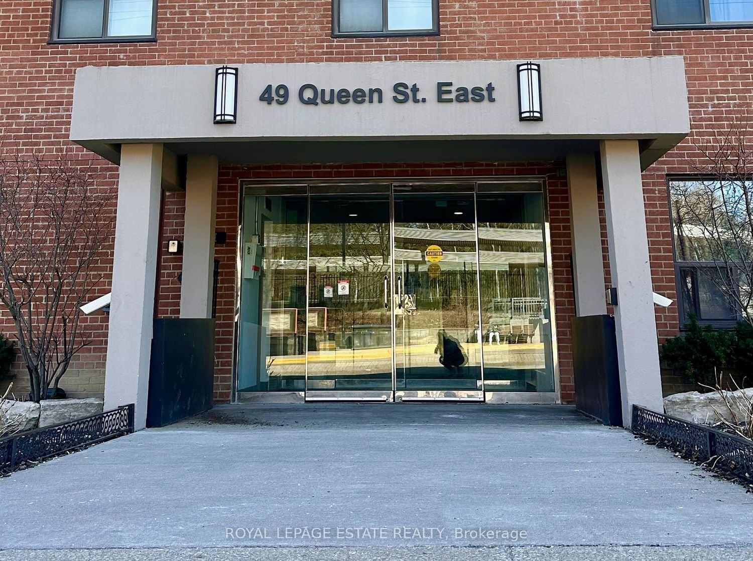 49 Queen St E, unit 802 for rent - image #2