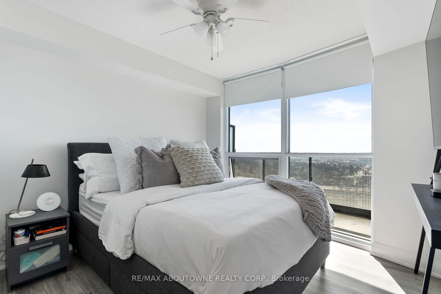 30 Gibbs Rd, unit 1609 for sale - image #16