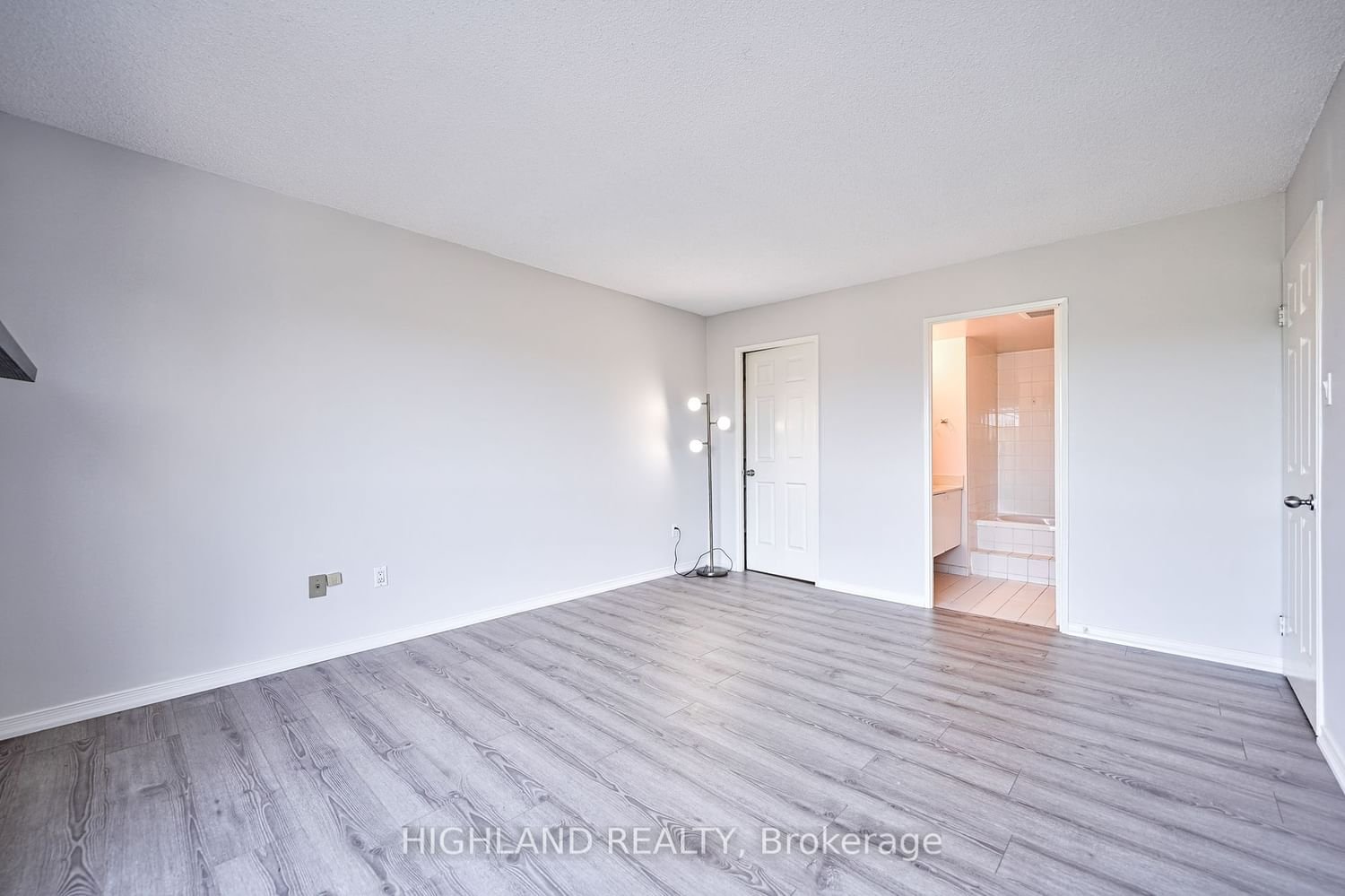 1700 The Collegeway, unit 705 for sale - image #28