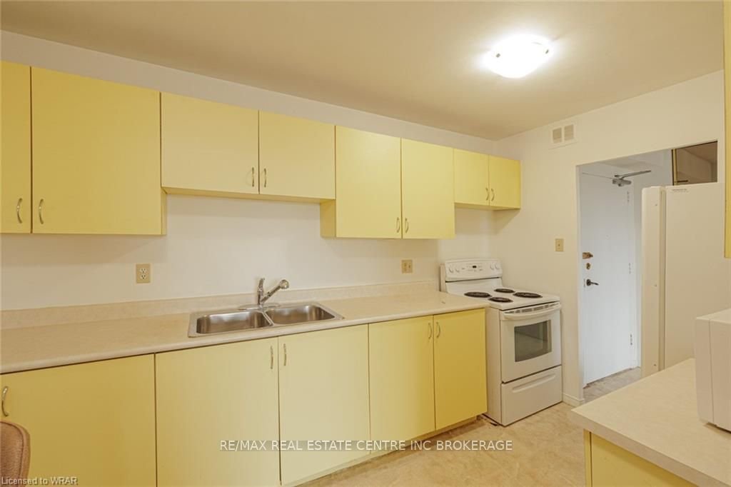 362 The East Mall St, unit 304 for sale - image #25