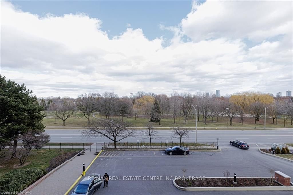 362 The East Mall St, unit 304 for sale - image #29