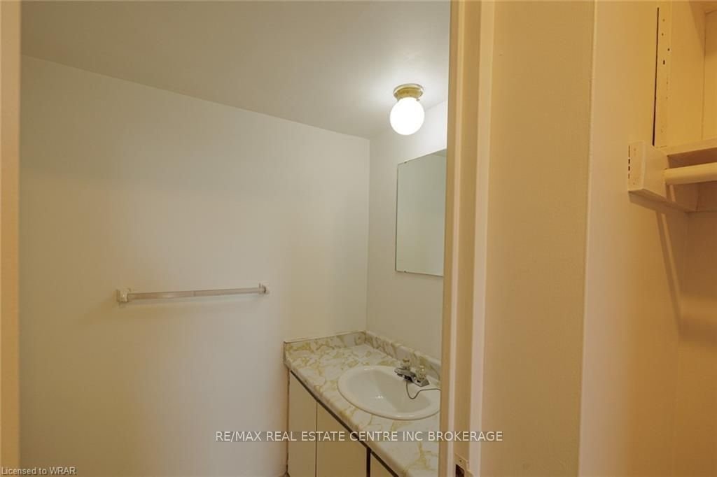 362 The East Mall St, unit 304 for sale - image #4