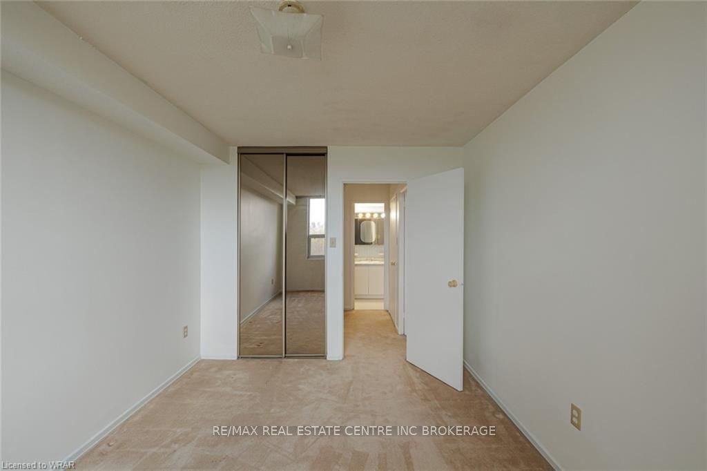 362 The East Mall St, unit 304 for sale - image #7