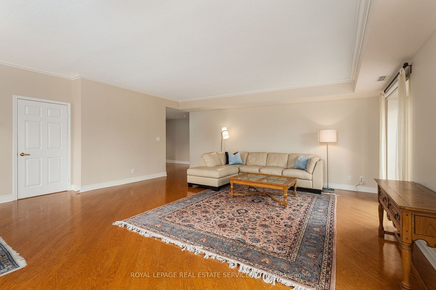 30 Anglesey Blvd, unit 402 for sale - image #11
