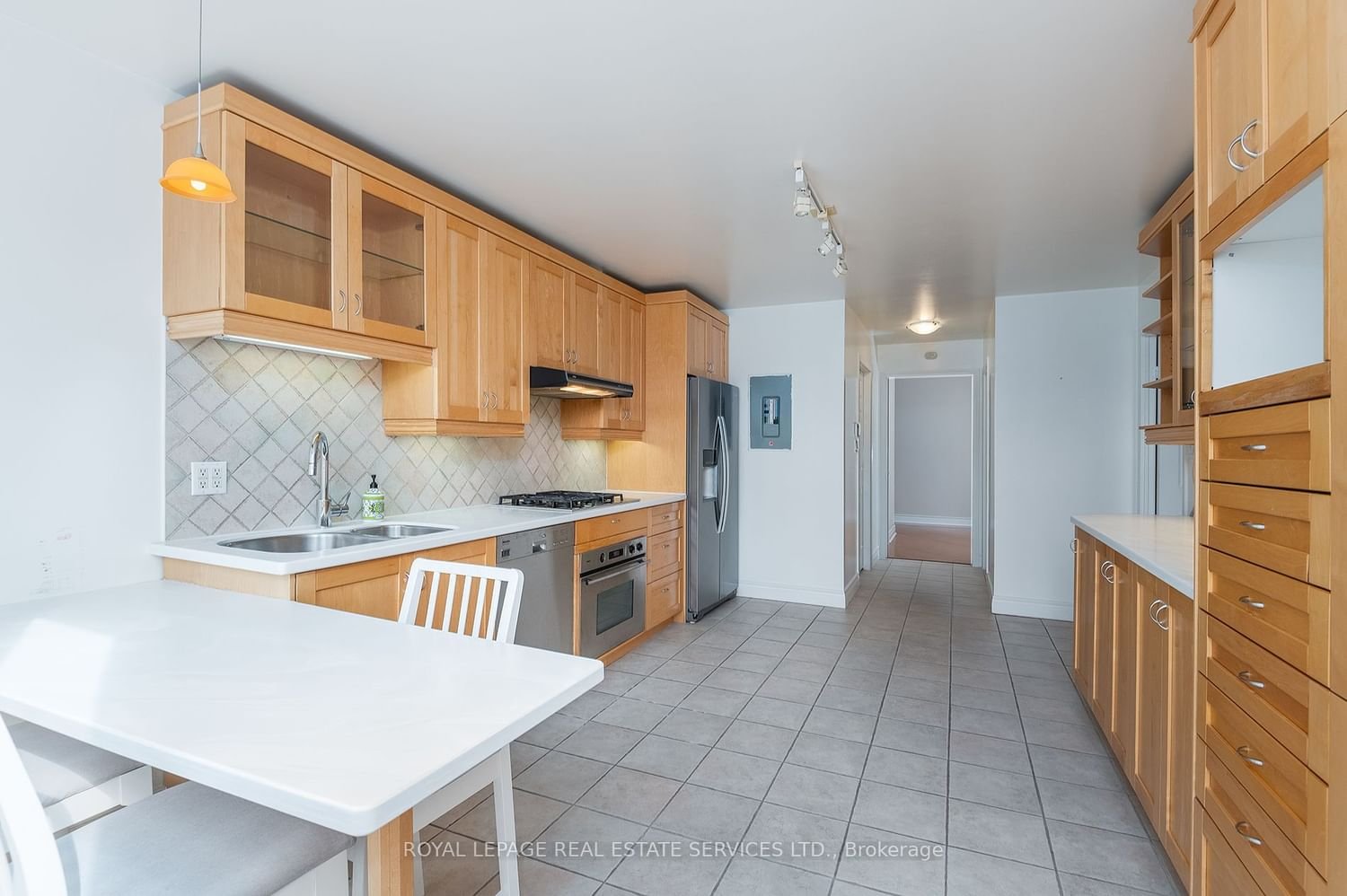 30 Anglesey Blvd, unit 402 for sale - image #20