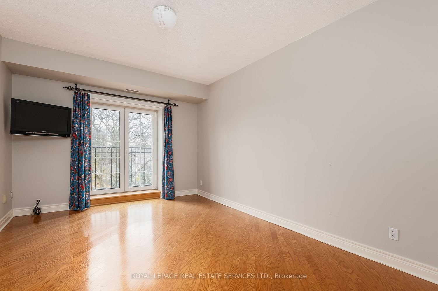 30 Anglesey Blvd, unit 402 for sale - image #26