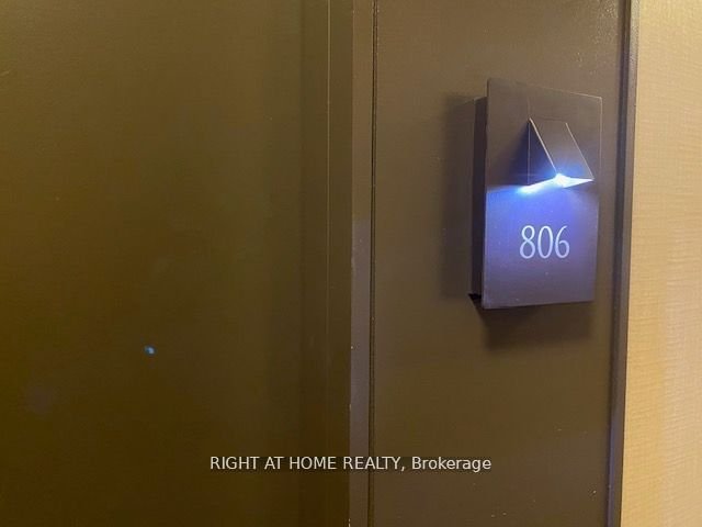 2240 Lake Shore Blvd W, unit 806 for rent - image #2