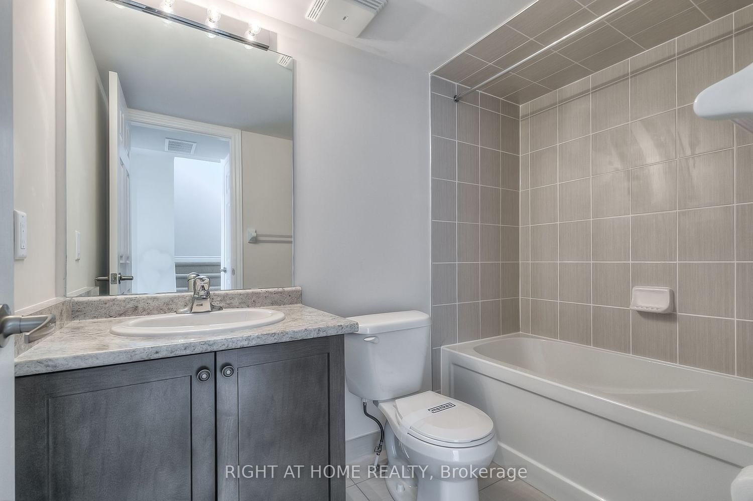 2441 Greenwich Dr, unit 47 for rent - image #16