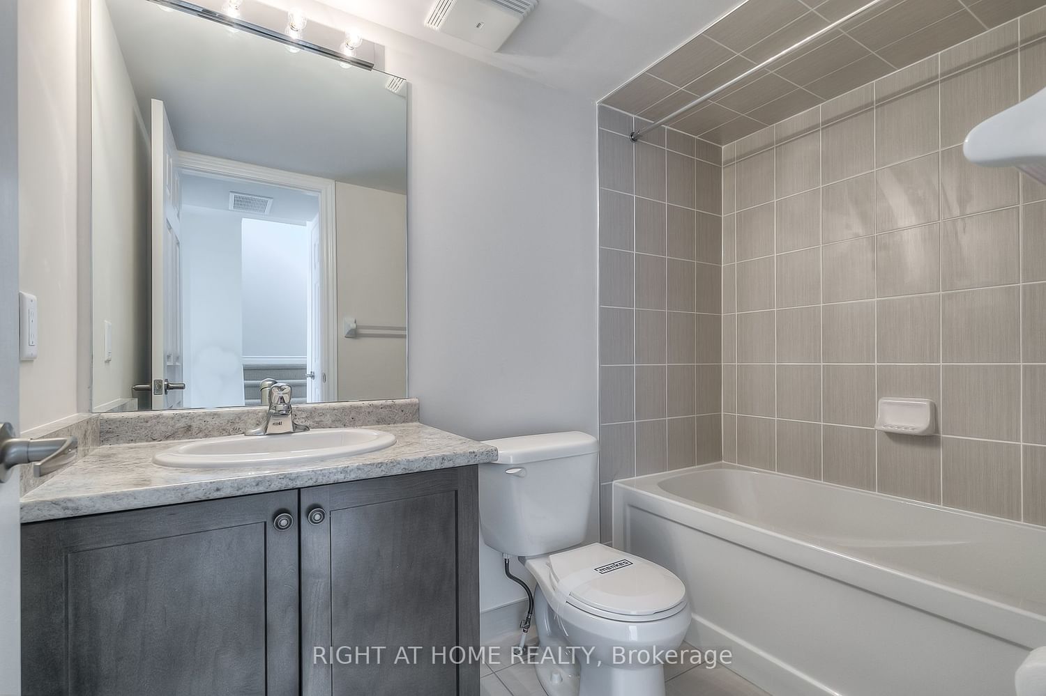 2441 Greenwich Dr, unit 47 for sale - image #17