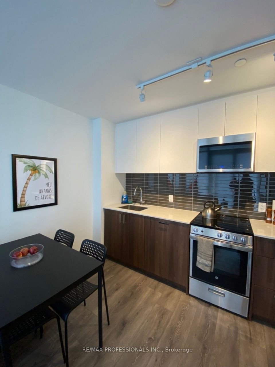 1787 St Clair Ave W, unit 918 for rent - image #15