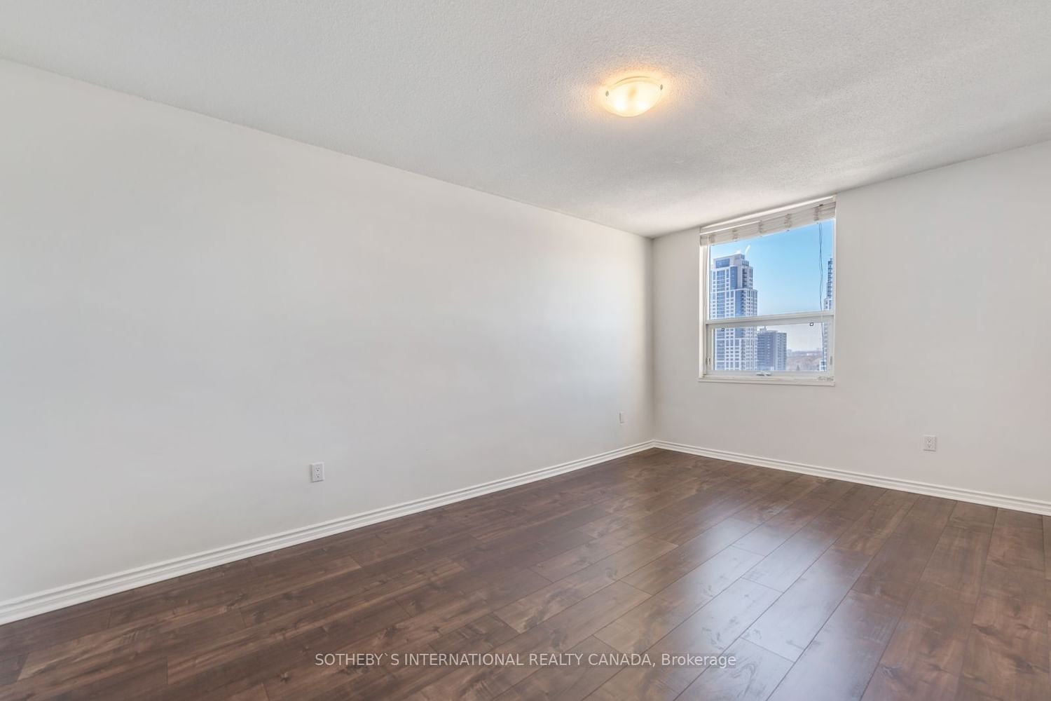 362 The East Mall, unit 1111 for sale - image #18