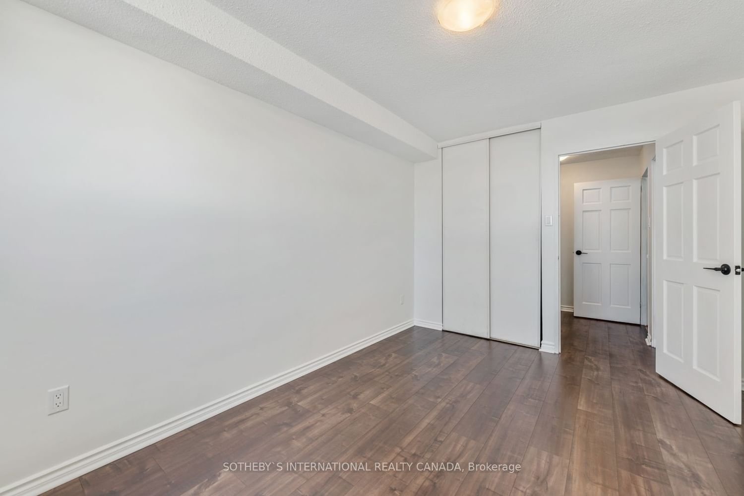 362 The East Mall, unit 1111 for sale - image #25