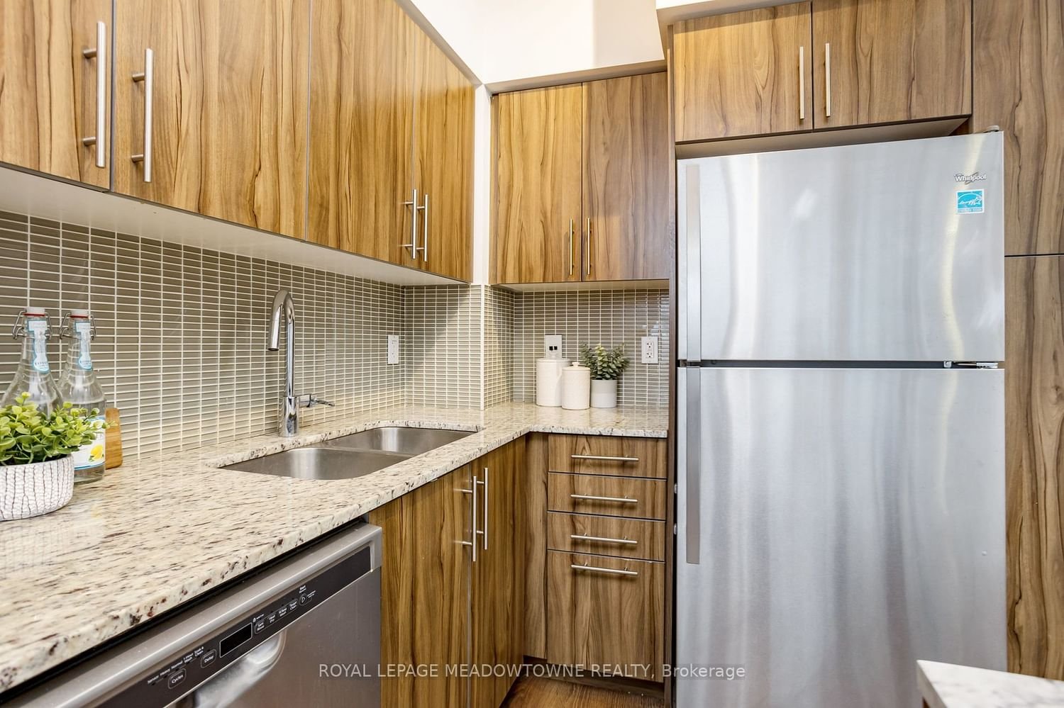 65 Speers Rd, unit 105 for sale - image #8