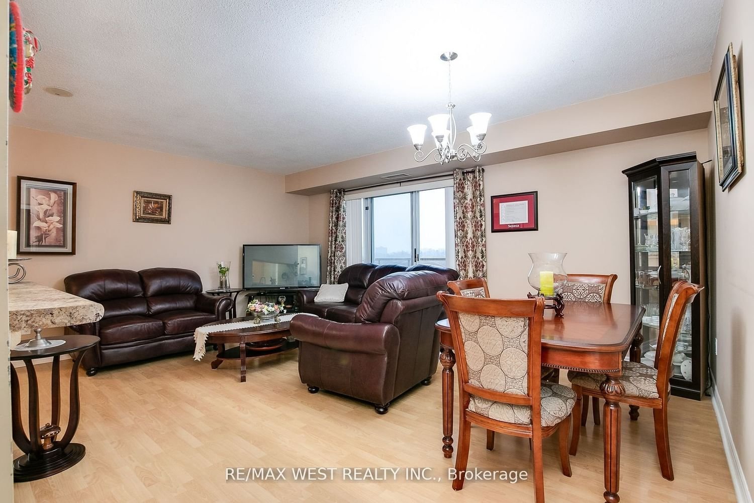 2088 Lawrence Ave, unit 806 for sale - image #13
