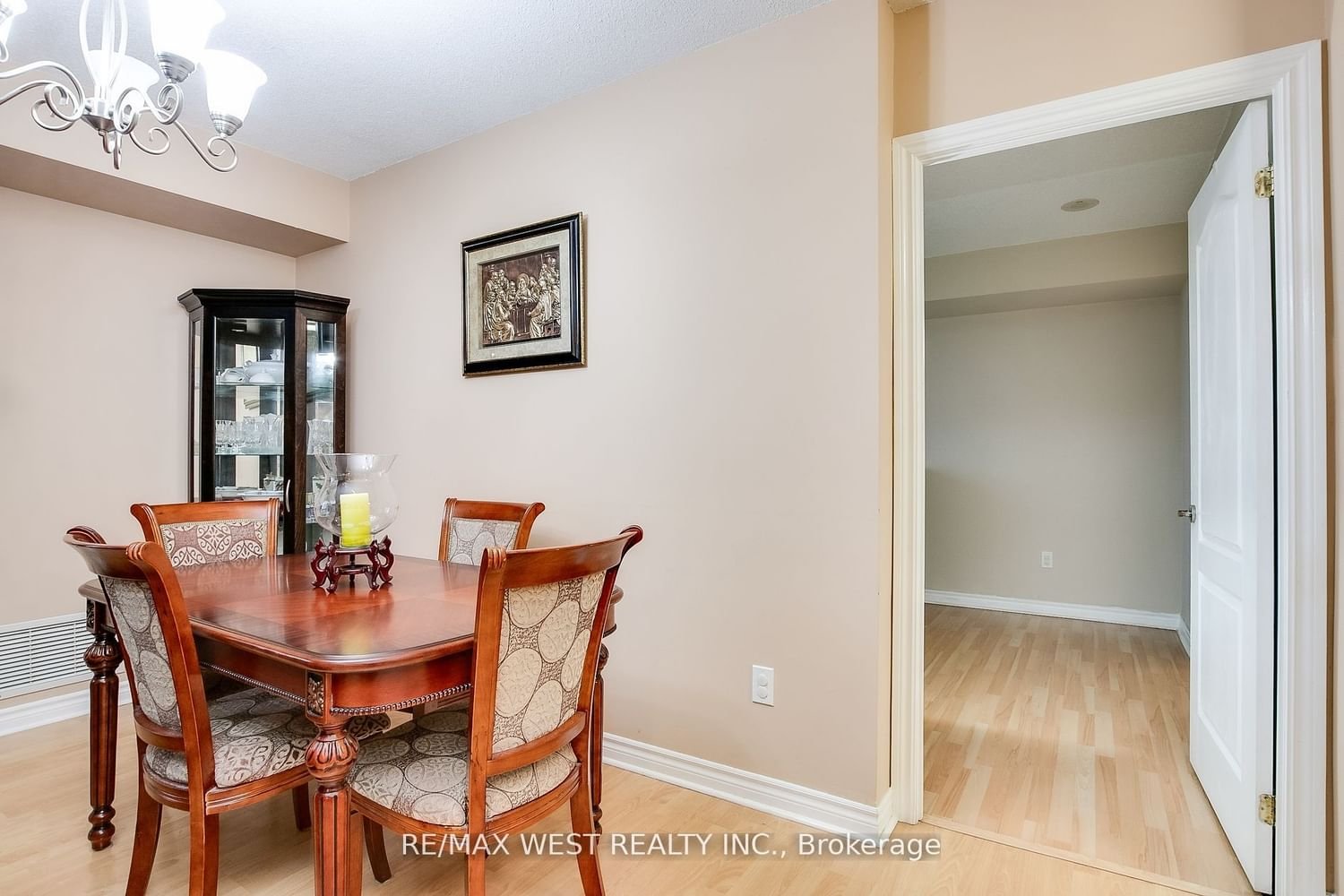 2088 Lawrence Ave, unit 806 for sale - image #15