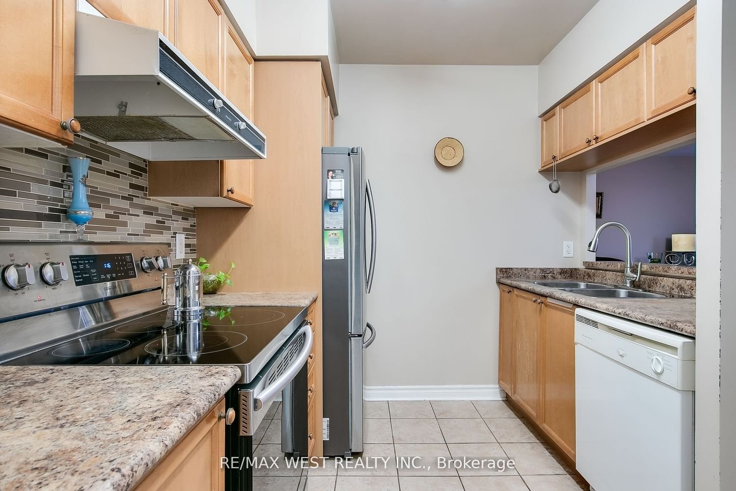 2088 Lawrence Ave, unit 806 for sale - image #17
