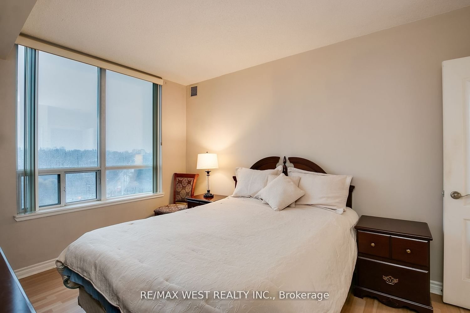 2088 Lawrence Ave, unit 806 for sale - image #25