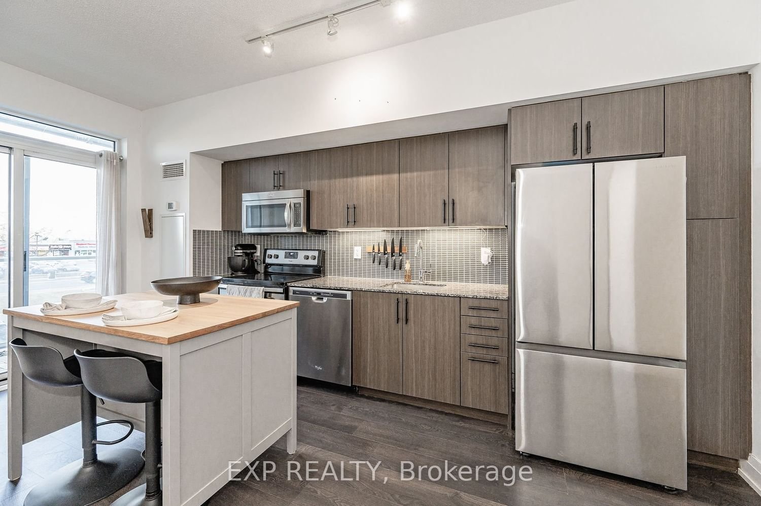 65 Speers Rd, unit 227 for rent - image #12